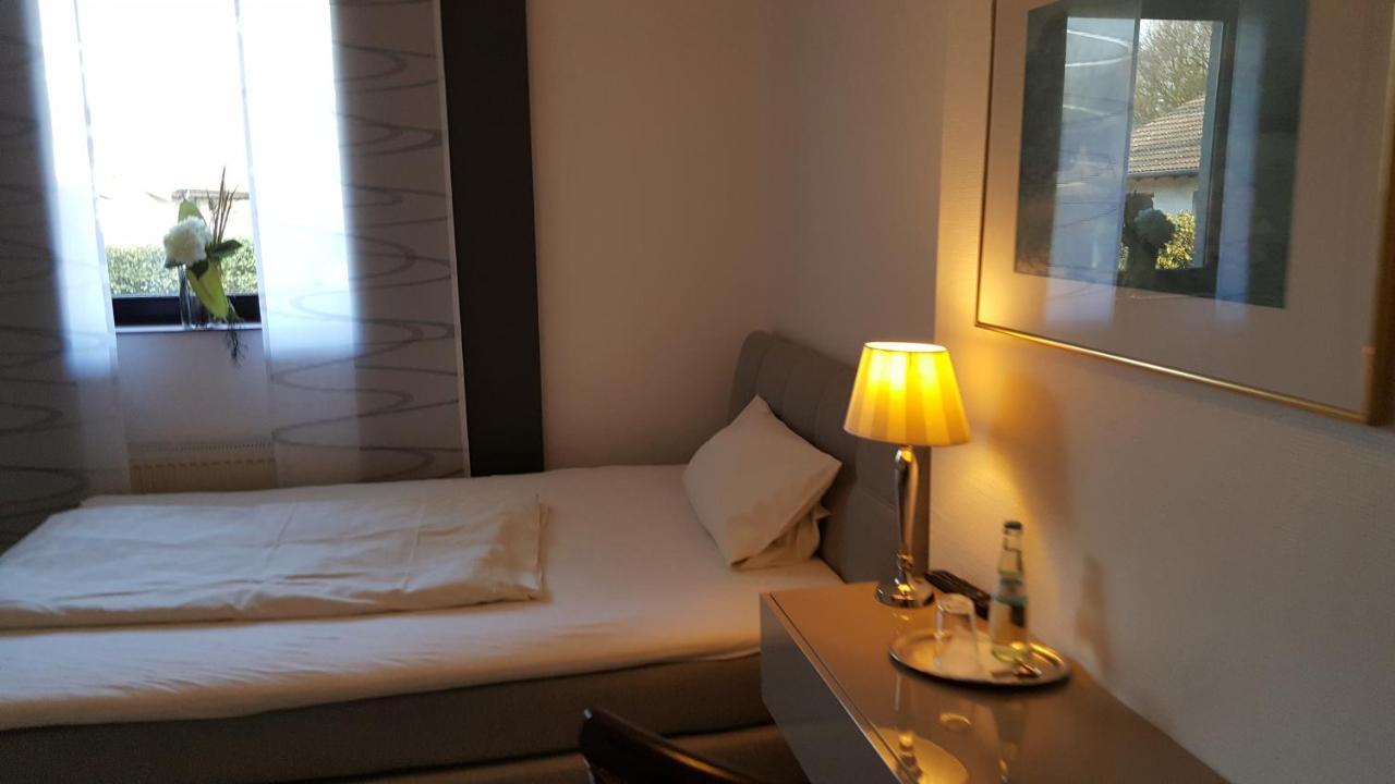 Niederkrüchten Landhotel Linden Am Venekotensee מראה חיצוני תמונה